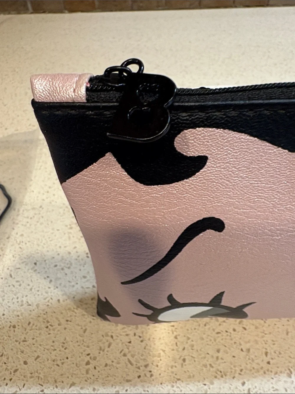 Betty Boop Pink and Black Cosmetic Pouch with 4 Piece Beauty Set - Picture 7 of 9